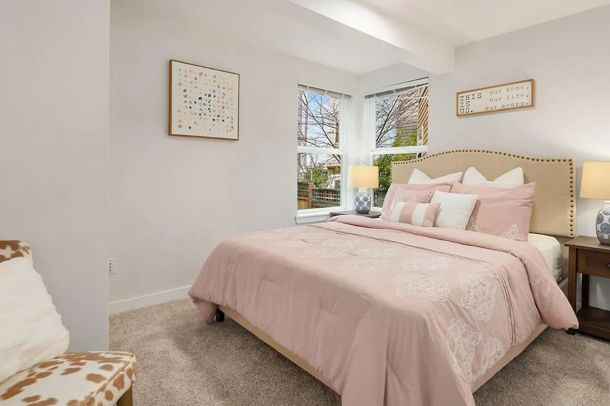 Cheerful Capitol Hill Home Ac And 98 Walk Score Seattle United States